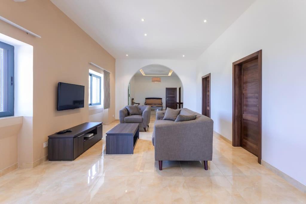 Spacious, Bright, Valley & Sea View Maisonette Xaghra Exterior photo
