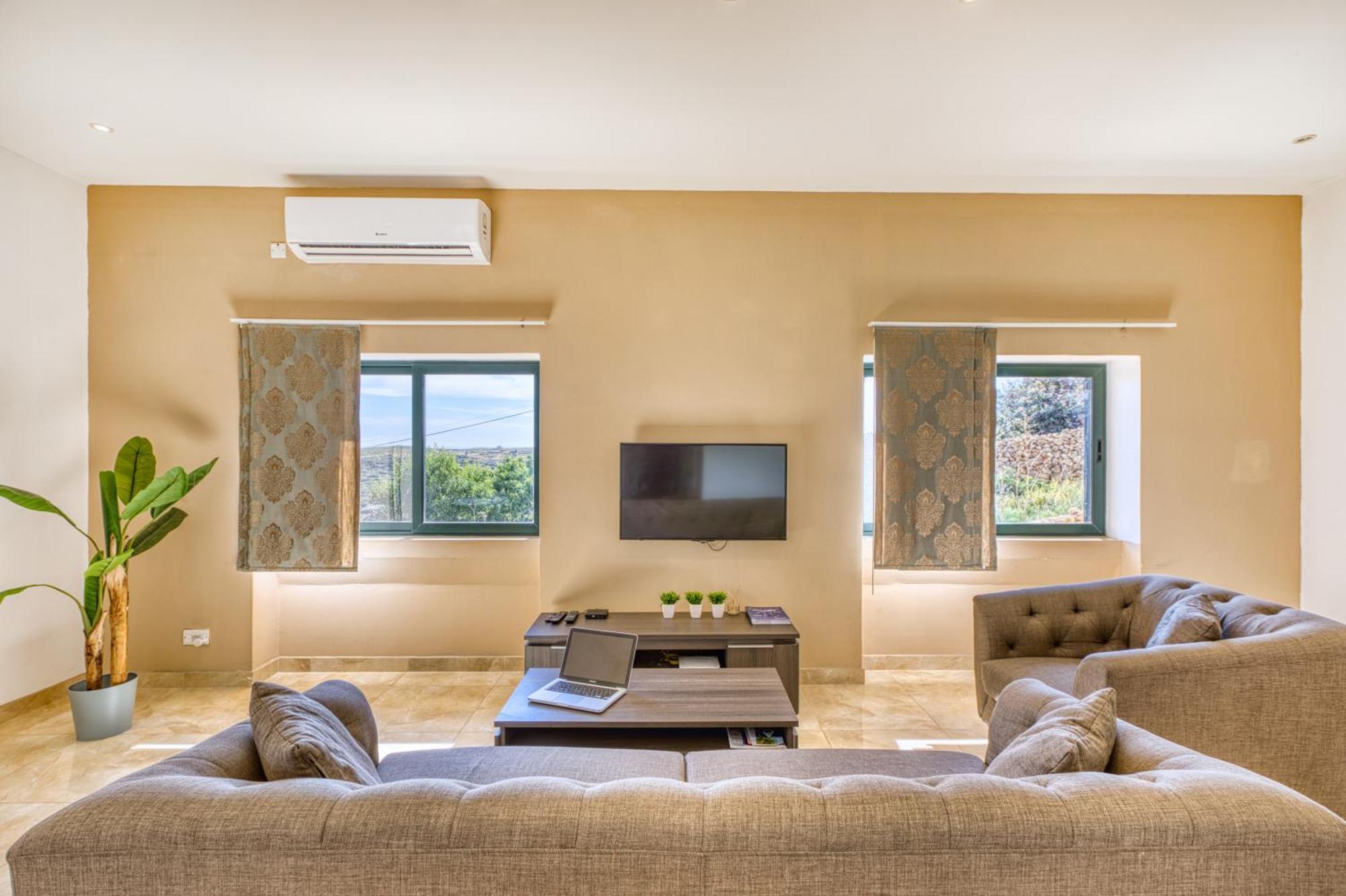 Spacious, Bright, Valley & Sea View Maisonette Xaghra Exterior photo